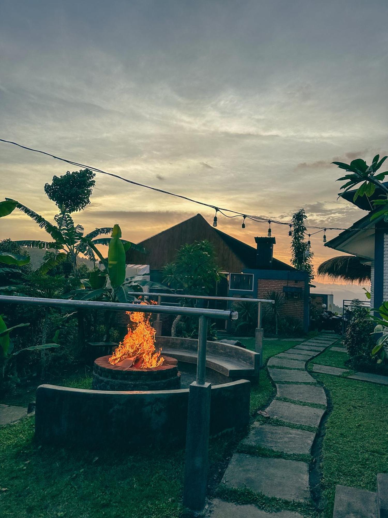 Moondock Luxury Camp Hotel Munduk  Exterior photo